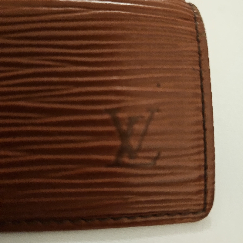 LOUIS VUITTON EPI TRIFOLD KEY HOLDER - UNISEX - Picture 6 of 9